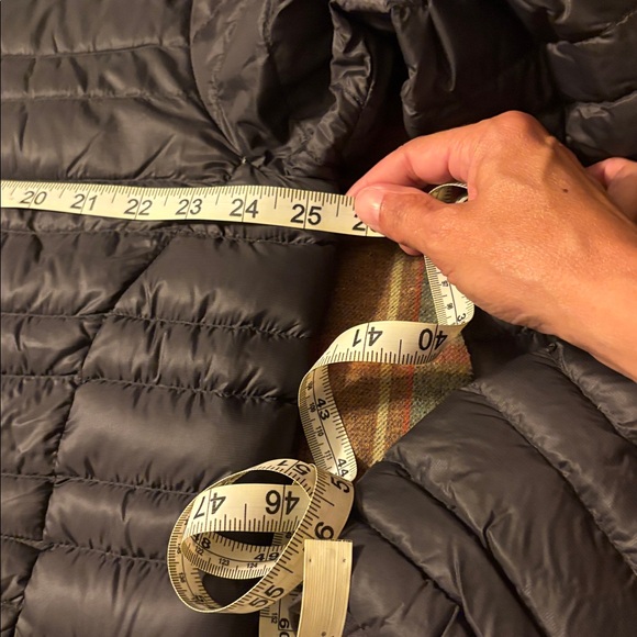 Stio Men's Dark Gray Puffer Jacket - Picture 7 of 7